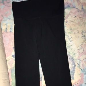 Black yoga capris